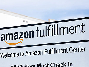 Amazon Fulfilment Center Schild