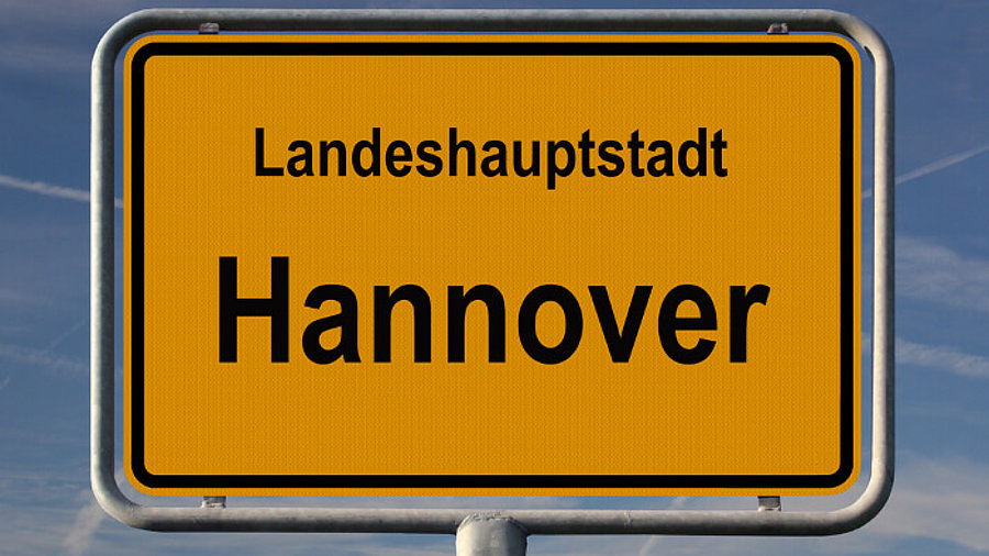 Verkehrs: Ortseingangsschild von Hannover