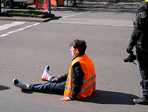 Klimaaktivisten auf einer Straße