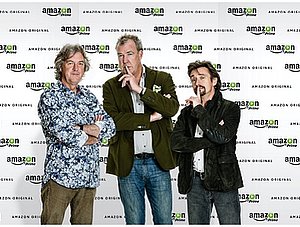 Clarkson, May und Hammond vor einer Amazon-Wand