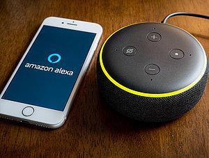 Echo Dot mit Smartphone