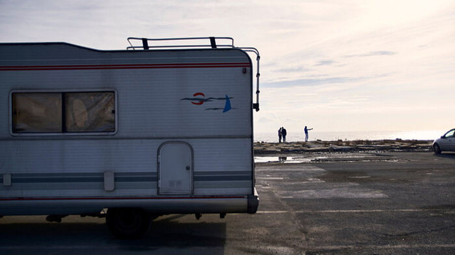 Van auf Parkplatz