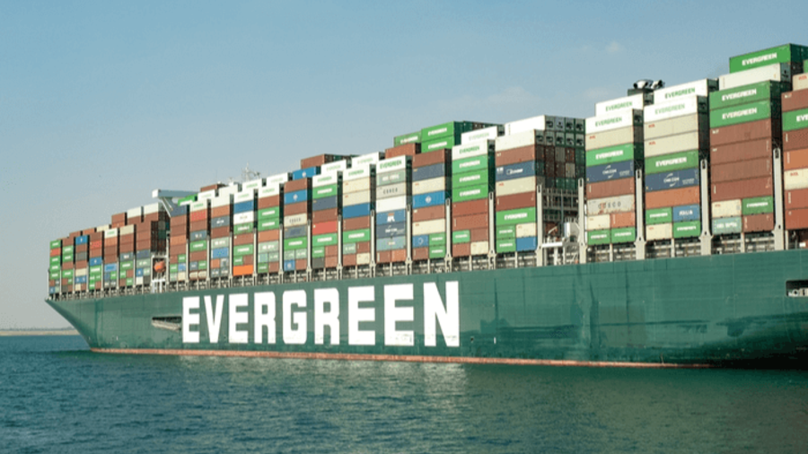 Containerschiff der Reederei Evergreen