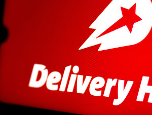 Delivery Hero Logo auf einem Smartphone