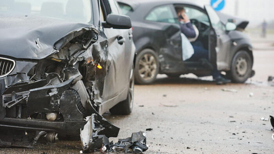 Unfall mit 2 Autos