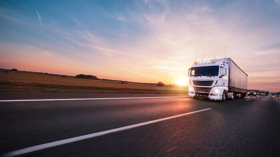 Lkw auf Autobahn