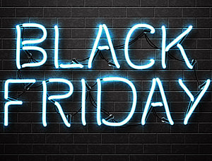 Black-Friday-Schriftzug auf schwarzem Grund