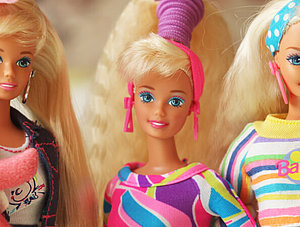 Barbie in verschiedenen Outfits