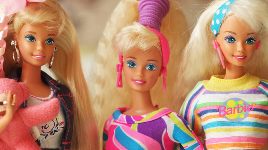 Barbie in verschiedenen Outfits