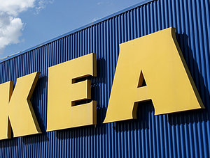 Ikea-Logo an M&ouml;belhaus