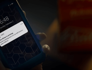 Uber-Message "Fahrer ist da" im Budweiser-Werbespot