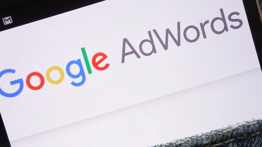 Handy mit Google Adwords-Logo