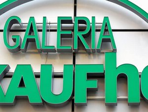 Logo von Galeria Kaufhof an einer Hauswand