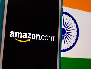 Amazon-Schrift vor Indien-Fahne