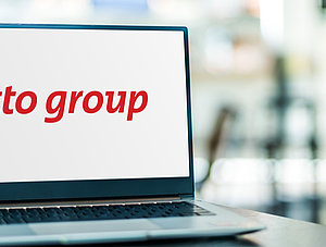 Otto Group Schriftzug auf Laptop