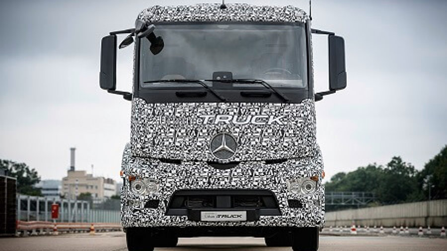 Weltpremiere für den Mercedes-Benz urban eTruck: lokal emissionsfreier und leiser Verteilerverkehr