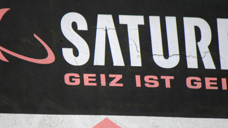 Saturn-Logo an Geb&auml;ude