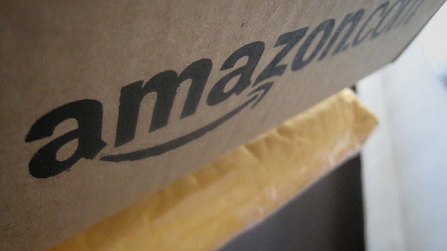 Amazon Paket: Smile! You've Got a Package from Amazon!