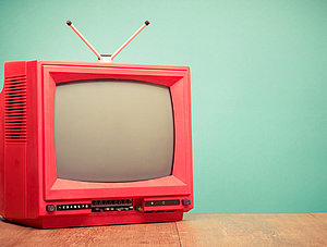 Retro-Fernseher in Rot