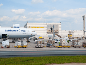 Lufthansa Cargo Flieger am Flughafen