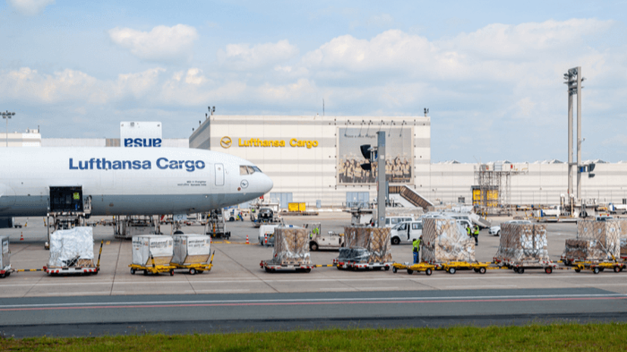 Lufthansa Cargo Flieger am Flughafen