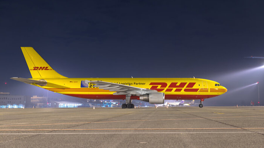 DHL Express Flugzeug Flughafen