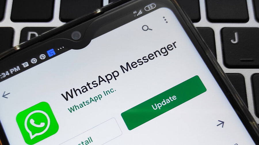 WhatsApp Update-Button auf Smartphone