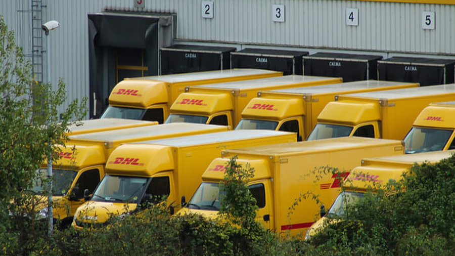 DHL Paketfahrzeuge 