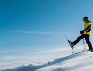 Panoramaaufnahme eines Skifahrers