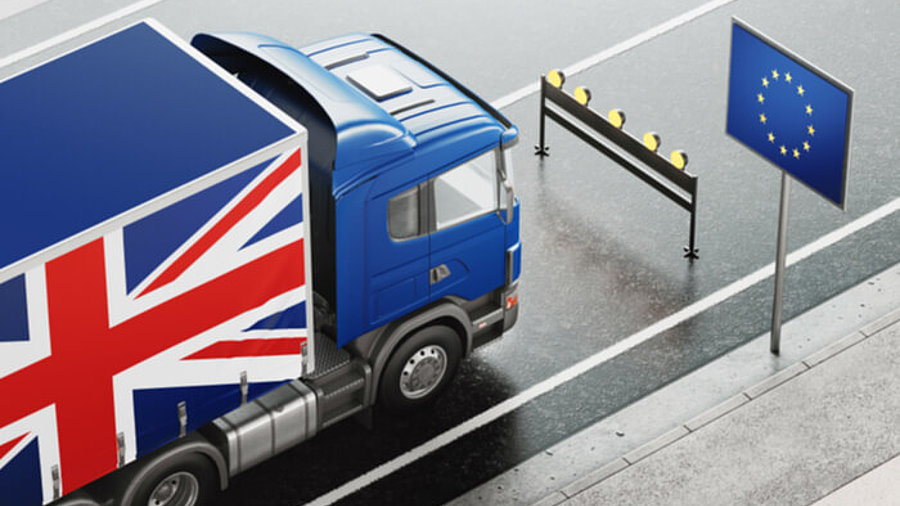 Brexit Konzept Lkw Schranke