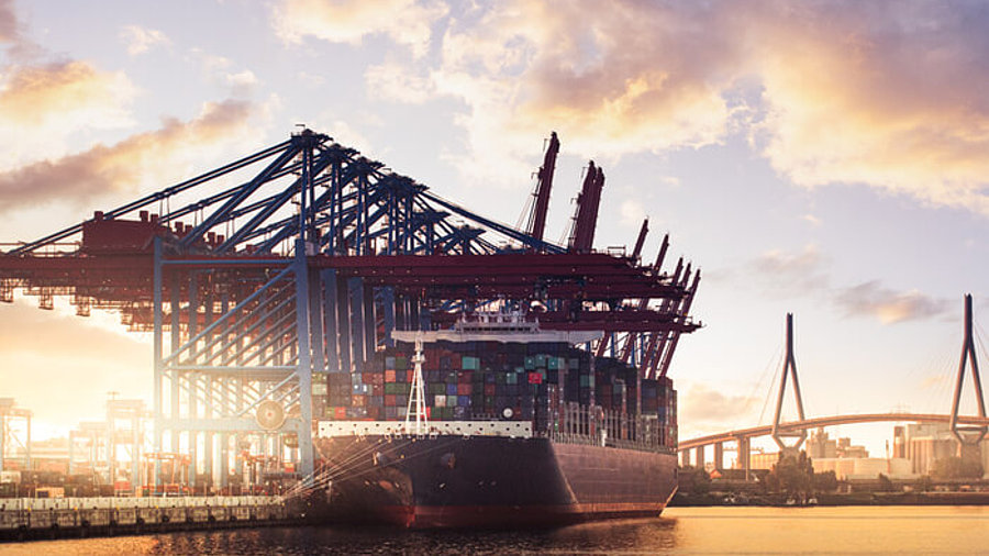 Containerhafen Elbe Hamburg