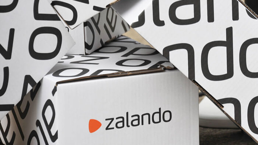 Zalando-Kartons auf einem Stapel