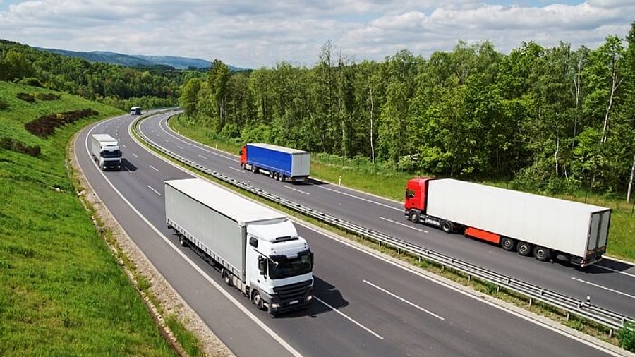 Lkw auf Autobahn