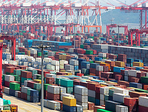 Container im Hafen Shanghai