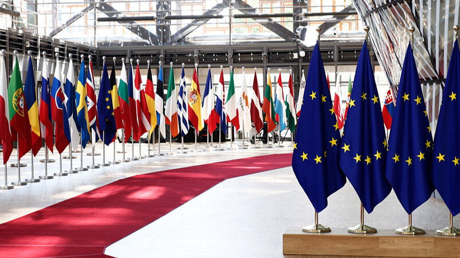 EU Flaggen im Rat der Europ&auml;ischen Unioni