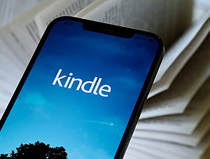 Amazons Buchplattform Kindle auf einem Smartphone