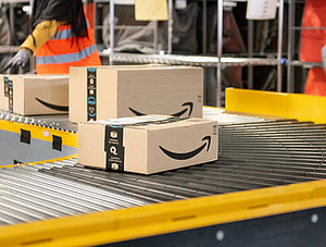 Amazon-Pakete in der Logistik