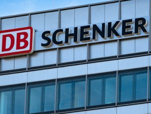 Logo DB Schenker