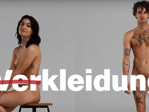 Models und Schriftzug Verkleidung