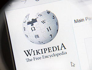 Wikipedia-Logo auf einem Screen