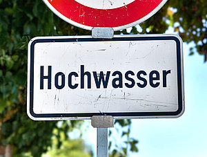 Hochwasser-Schild