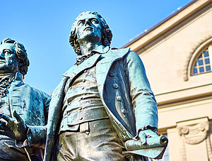 Goethe und Schiller - Denkmal in Weimar.