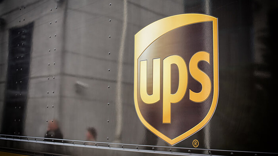 UPS Logo auf Wagen