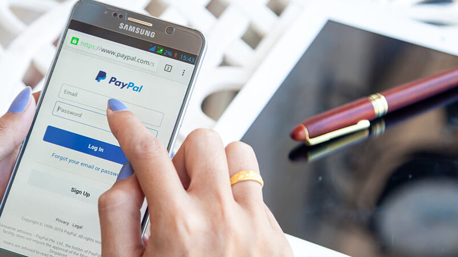 PayPal auf Smartphone