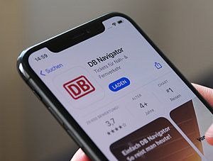 DB Navigator App auf einem Smartphone