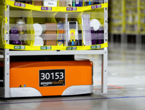 Roboter in einem Logistikzentrum von Amazon