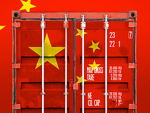 Container mit chinesischer Flagge