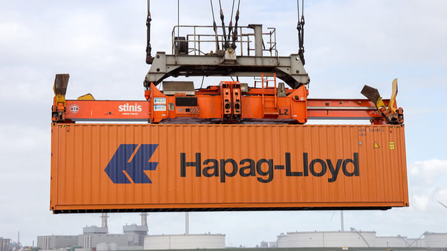 Hapag-Lloyd Container an Kran