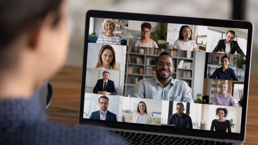 virtuelle Konferenz mit verschiedenen Kolleg:innen