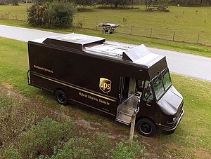 UPS-Truck mit Drohne